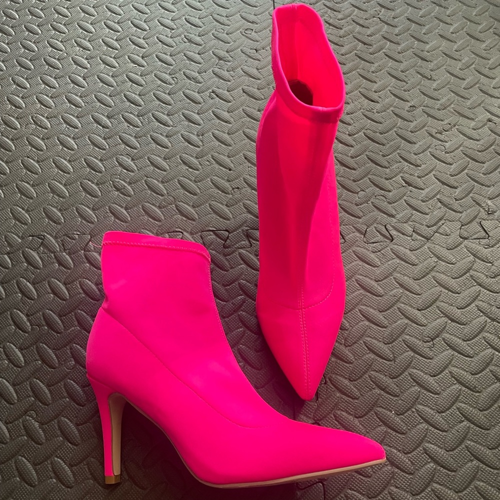 MIA sock bootie, neon pink, size 8.